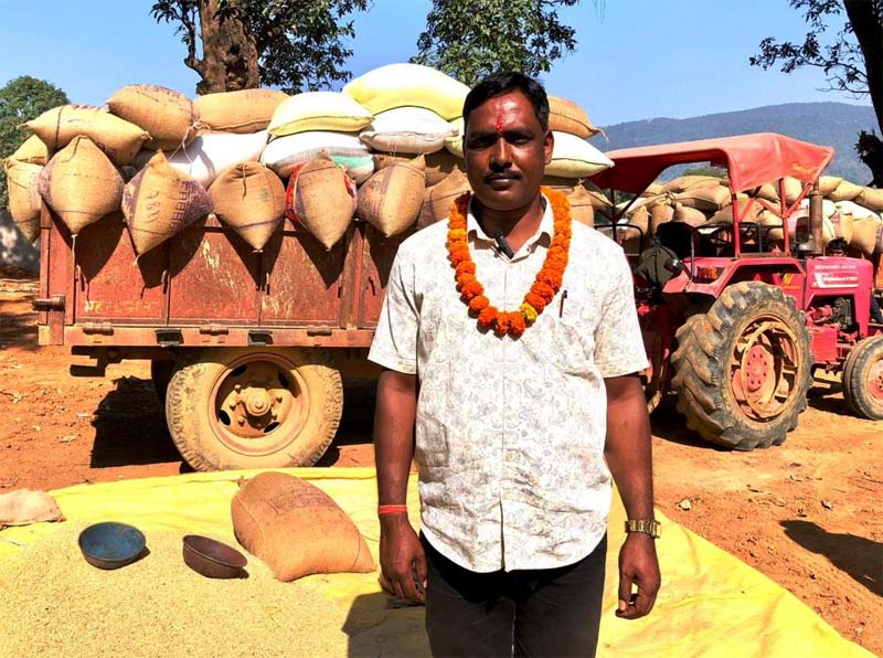 रायपुर : धान खरीदी केन्द्र में किसानों की सुविधा को सर्वोच्च प्राथमिकता-संतोष यादव