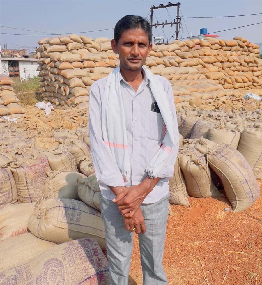 रायपुर : ग्राम घिवरी के किसान बालेश्वर पटेल ने बेचा 169 क्विंटल धान, बोले “सरल व्यवस्था और समय पर भुगतान ने बढ़ाया आत्मविश्वास”