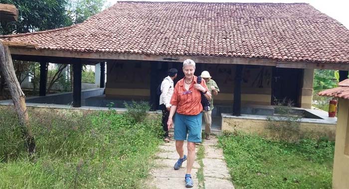 रायपुर : बेल्जियम के पर्यटक धनकुल एथनिक रिजॉर्ट पहुंचे, बस्तर की जनजातीय संस्कृति देख हुए अभिभूत