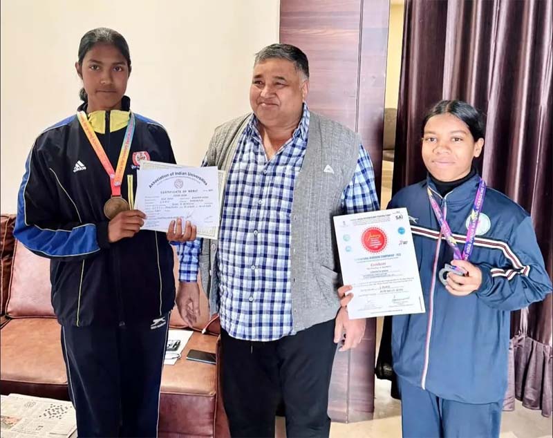 रायपुर : मार्शल आर्ट्स नेशनल प्रतियोगिता के लिए अंबिकापुर की बेटियाँ जम्मू-कश्मीर रवाना