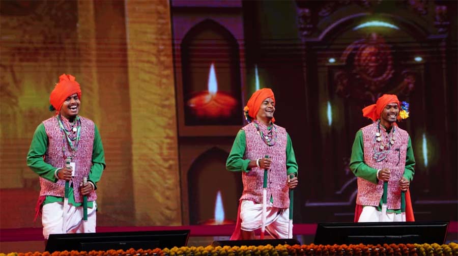 रायपुर : राज्योत्सव के मंच पर छत्तीसगढ़ी रंग और सुरों की गूंज