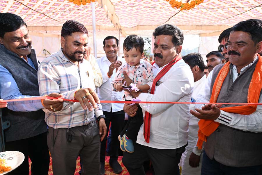 रायपुर : उपमुख्यमंत्री विजय शर्मा ने देवांगन समाज एवं क्षत्रिय पवार समाज के सामुदायिक भवनों का किया लोकार्पण
