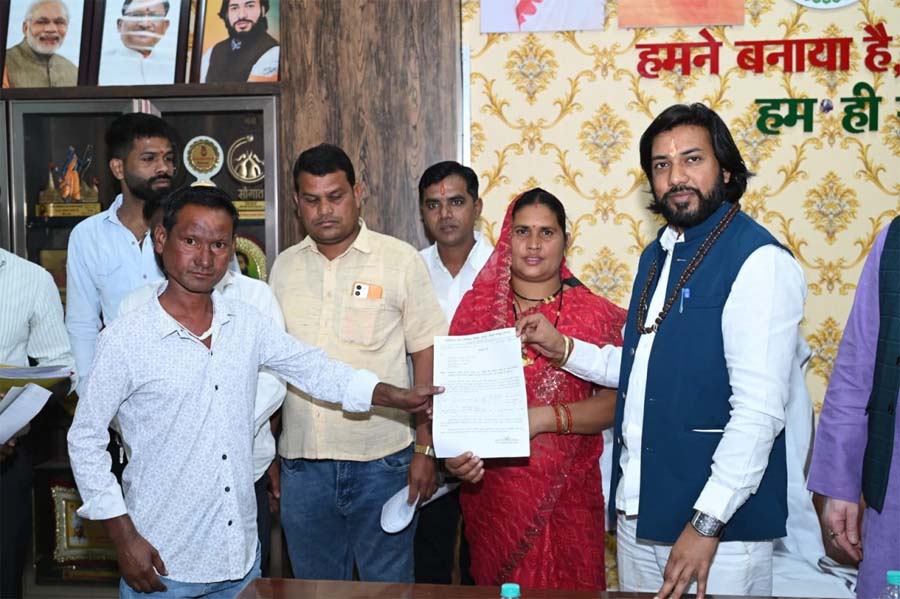 रायपुर : कैबिनेट मंत्री गुरु खुशवंत साहेब ने आरंग के क्षेत्रीय कार्यालय में किया जनदर्शन
