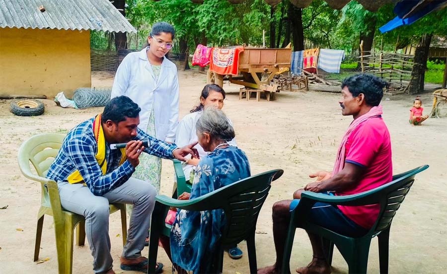 रायपुर : सुकमा जिले के माओवाद प्रभावित क्षेत्रों में घर-घर स्वास्थ्य सर्वे