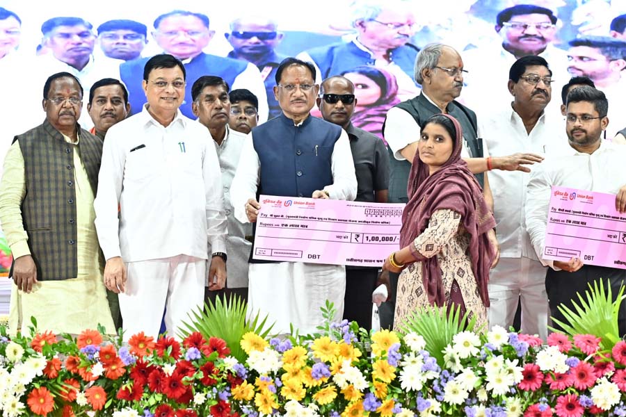 रायपुर : विशेष लेख : सुशासन, संवेदना और सुरक्षा : श्रमिक हित में छत्तीसगढ़ सरकार के दो वर्ष