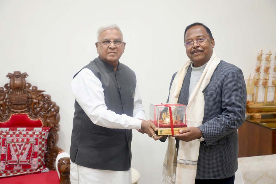 रायपुर : मंत्री नेताम ने मध्यप्रदेश के राज्यपाल से की सौजन्य मुलाकात