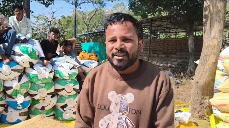 रायपुर : धान खरीदी और त्वरित भुगतान से संतुष्ट किसान योगेश कुमार : जिला प्रशासन और मुख्यमंत्री का जताया आभार