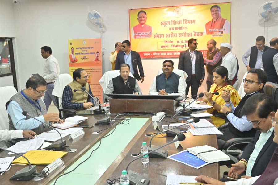 रायपुर : स्वास्थ्य मंत्री श्याम बिहारी जायसवाल की अध्यक्षता में शासकीय आयुर्वेद महाविद्यालय रायपुर के स्वशासी कार्यकारिणी समिति की 24 वीं बैठक संपन्न