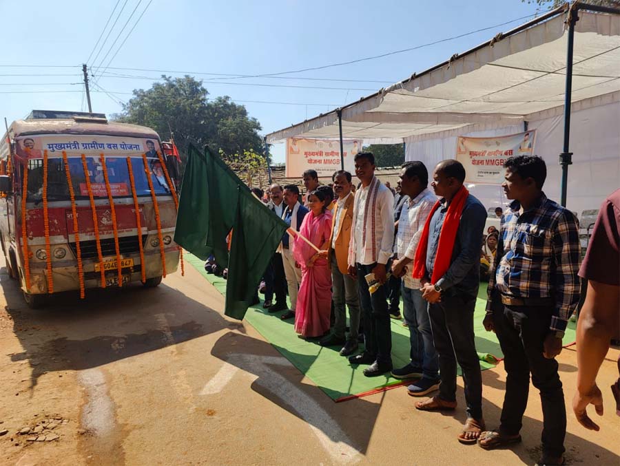 रायपुर : गोंडियापाल में मुख्यमंत्री ग्रामीण बस सेवा का हुआ शुभारंभ : बस्तर के सुदूर वनांचल ग्राम अब जुड़ेंगे जगदलपुर से, होगा निर्बाध आवागमन