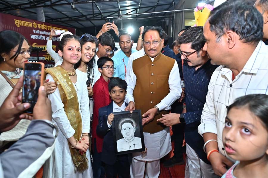 रायपुर : मुख्यमंत्री विष्णुदेव साय को मिलीं जन-जन की शुभकामनाएं, जन्मदिन पर मुख्यमंत्री निवास बना उल्लास का केंद्र
