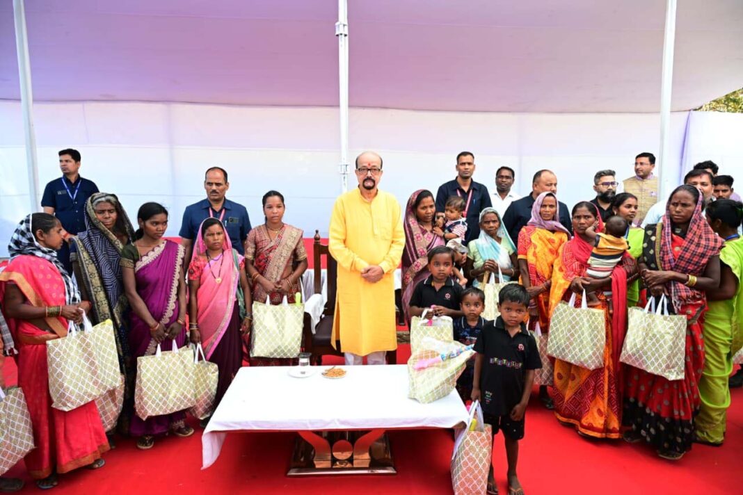 रायपुर : राज्यपाल रमेन डेका ने बैगा-बिरहोर आदिवासियों की संस्कृति को सहेजने की दी सीख