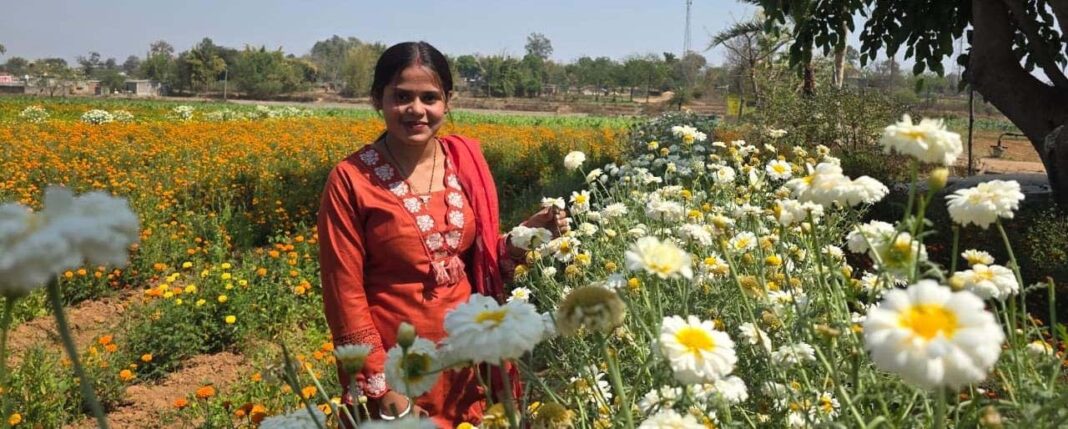 रायपुर : बिहान योजना से खिला रत्ना का भविष्य- फूलों की खेती से बनीं सफल उद्यमी