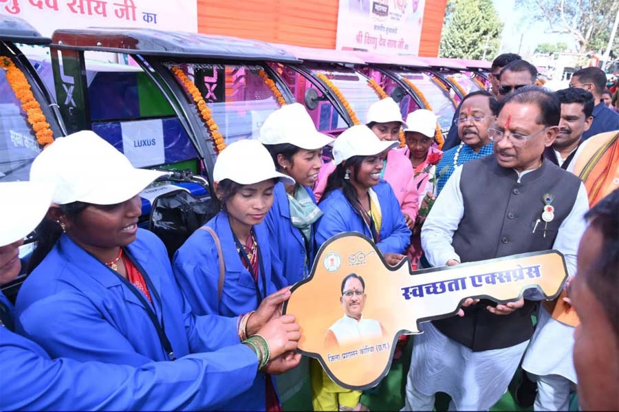 रायपुर : समूह की चार स्वच्छता सखियों ने बदल दी ग्राम पंचायत की तस्वीर