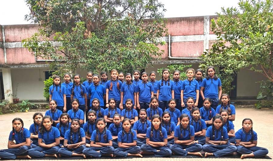 रायपुर : तोषगांव प्री मैट्रिक आदिवासी कन्या छात्रावास में छात्राओं को सुरक्षित आवास के साथ मिल रहा सकारात्मक वातावरण