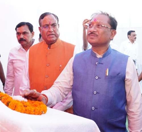 रायपुर : मुख्यमंत्री विष्णुदेव साय ने बड़ादेव की पूजा कर प्रदेशवासियों की सुख-समृद्धि की कामना की