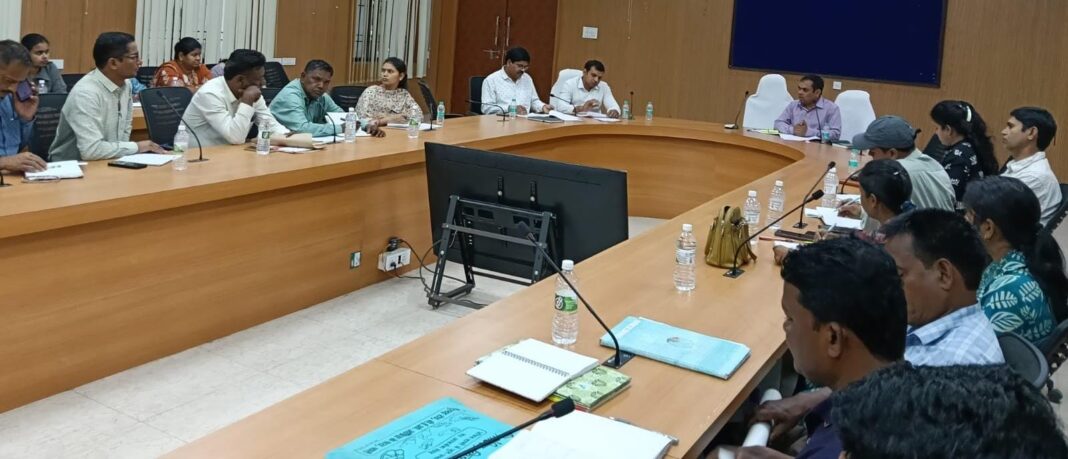 KORBA : राजस्व निरीक्षकों एवं पटवारियों की मासिक समीक्षा बैठक संपन्न