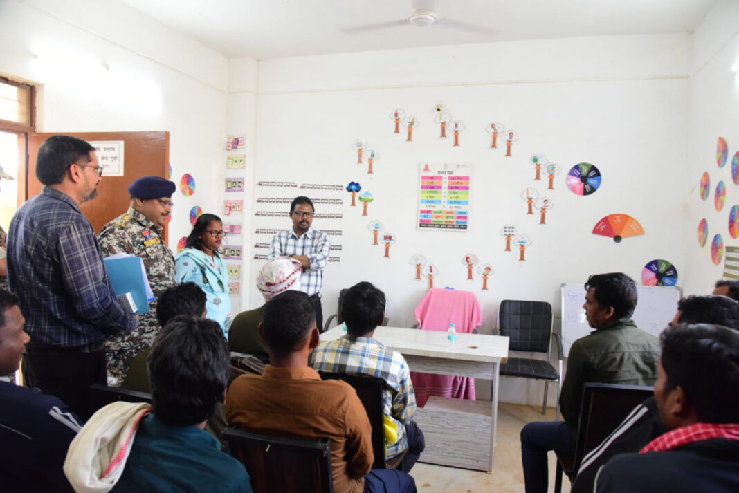 रायपुर: अपर मुख्य सचिव मनोज पिंगुआ ने पुनर्वास केंद्र का किया निरीक्षण