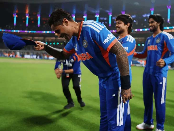 टी-20 वर्ल्ड कप: कप्तान सूर्या ने सैमसन के सम्मान में टोपी उतारी, जीत के बाद संजू घुटनों पर बैठे, भगवान को शुक्रिया कहा; नाबाद 97 रन की पारी खेली