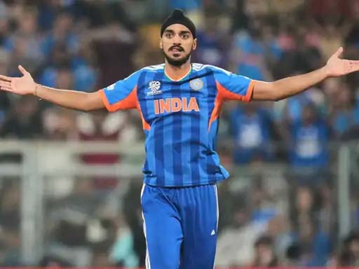Sports Desk: भारतीय तेज गेंदबाज अर्शदीप पर जुर्माना, टी-20 वर्ल्डकप फाइनल में न्यूजीलैंड के मिचेल की ओर गेंद फेंकी थी; मैच फीस का 15% कटा, डिमेरिट पॉइंट भी मिला