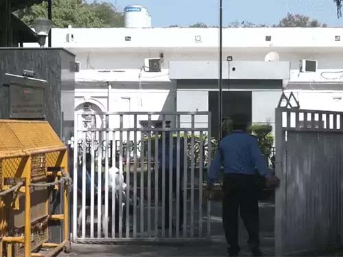 नई दिल्ली: एस्टेट डिपार्टमेंट ने कांग्रेस पार्टी को नोटिस दिया, कहा- अकबर रोड-रायसीना हिल्स का दफ्तर 28 मार्च तक खाली करना होगा; दावा- सरकार के खिलाफ कोर्ट जाएगी पार्टी