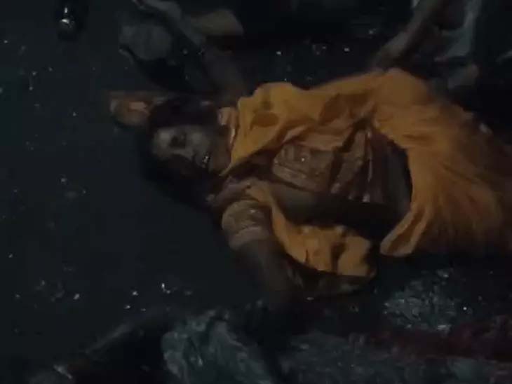 BREAKING: मध्य प्रदेश के छिंदवाड़ा में ट्रक से टक्कर के बाद यात्रियों से भरी बस पलटी, 9 की मौत, 30 से ज्यादा घायल, एक का हाथ कटा, कई के सिर फूटे; CM के कार्यक्रम से लौटते समय हादसा