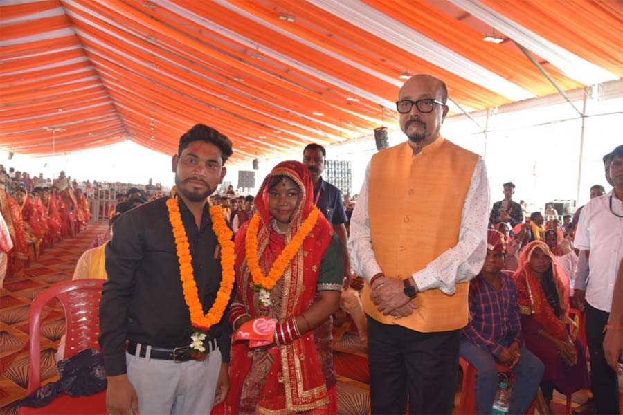 रायपुर : सामूहिक विवाह कार्यक्रम में शामिल हुए राज्यपाल