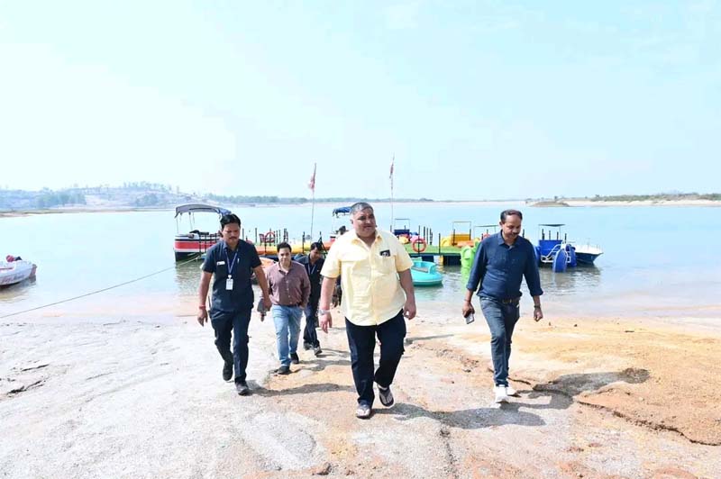 रायपुर : पर्यटन मंत्री राजेश अग्रवाल ने मयाली नेचर कैंप का किया निरीक्षण