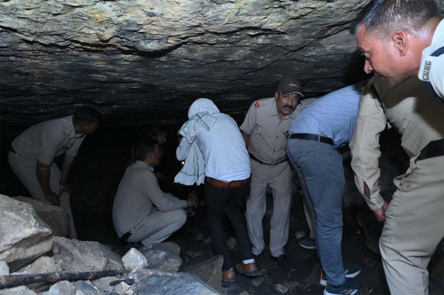 रायपुर : करीब 150 मीटर लम्बे सुरंग में अवैध कोयला खनन पर सख्ती, सेंट्रल फ्लाइंग स्क्वाड की बड़ी कार्रवाई