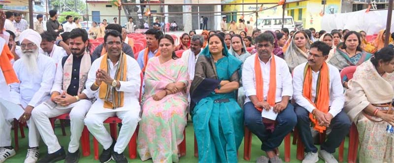 रायपुर : मन की बात’ के 133वें एपिसोड का श्रवण, काले हिरण संरक्षण पर प्रधानमंत्री की सराहना से छत्तीसगढ़ गौरवान्वित