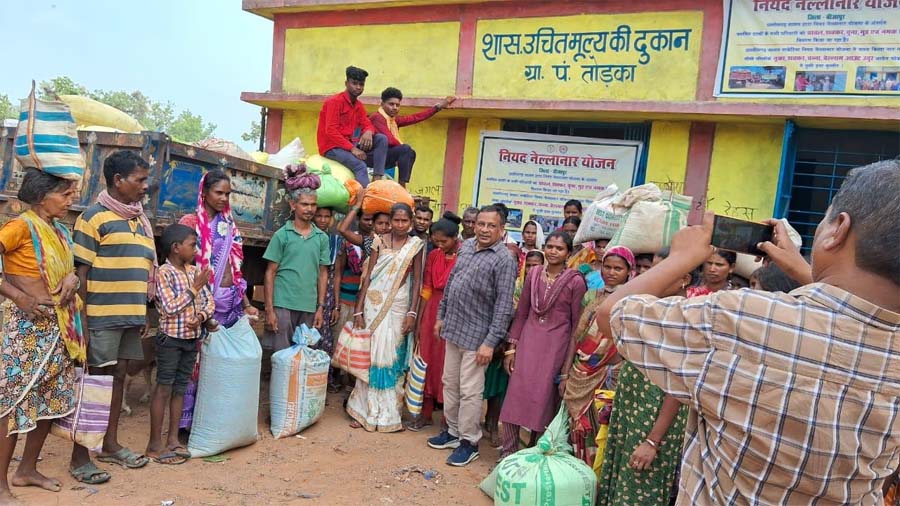 रायपुर : बीजापुर में विकास की नई दस्तक : नियद नेल्लानार , मनरेगा और प्रधान मंत्री आवास से बदल रही 224 गांवों की तस्वीर