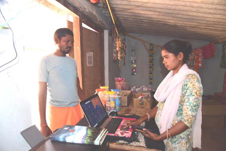 रायपुर : दूरस्थ गांवों तक बैंकिंग सुविधाएं पहुंचाकर बदलाव ला रही हैं रिंगो कश्यप