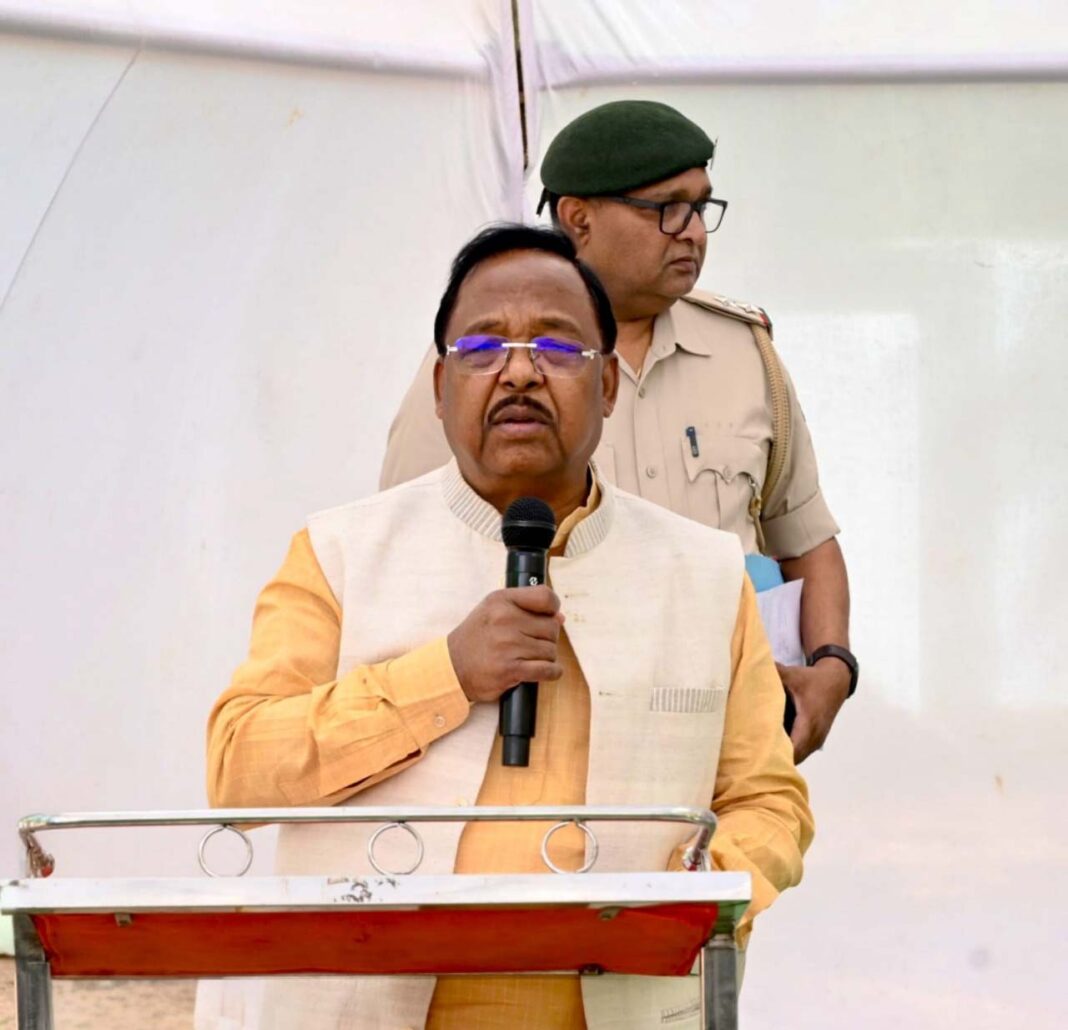 रायपुर : कृषि मंत्री ने वन शहीद स्मारक का किया लोकार्पण