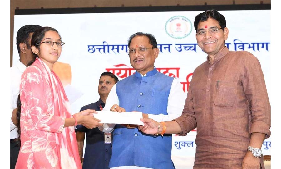 रायपुर : युवाओं के उज्ज्वल भविष्य के लिए सरकार पूर्णतः प्रतिबद्ध – मुख्यमंत्री साय