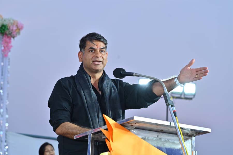 रायपुर : यूथ फेस्ट-2026 : सौरभ द्विवेदी का मंत्र—फिट रहें, पॉजिटिव सोचें, परिवार संग आगे बढ़ें