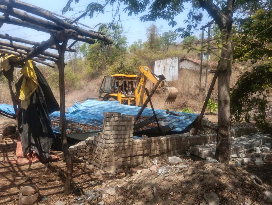 रायपुर : अवैध अतिक्रमण पर छत्तीसगढ़ राज्य वन विकास निगम की सख्त कार्रवाई
