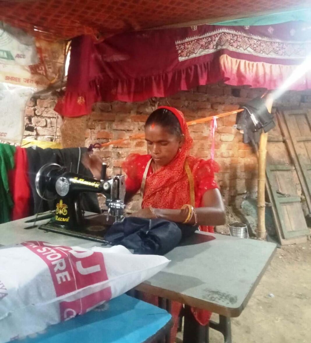 रायपुर : बिहान से बदली सविता की जिंदगी : मजदूरी से सिलाई सेंटर तक का सफर