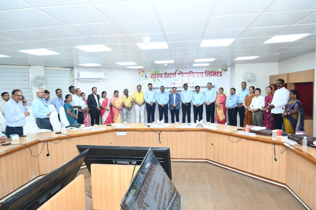 बिलासपुर : एसईसीएल मुख्यालय के 10 कर्मियों को भावभीनी विदाई दी गयी