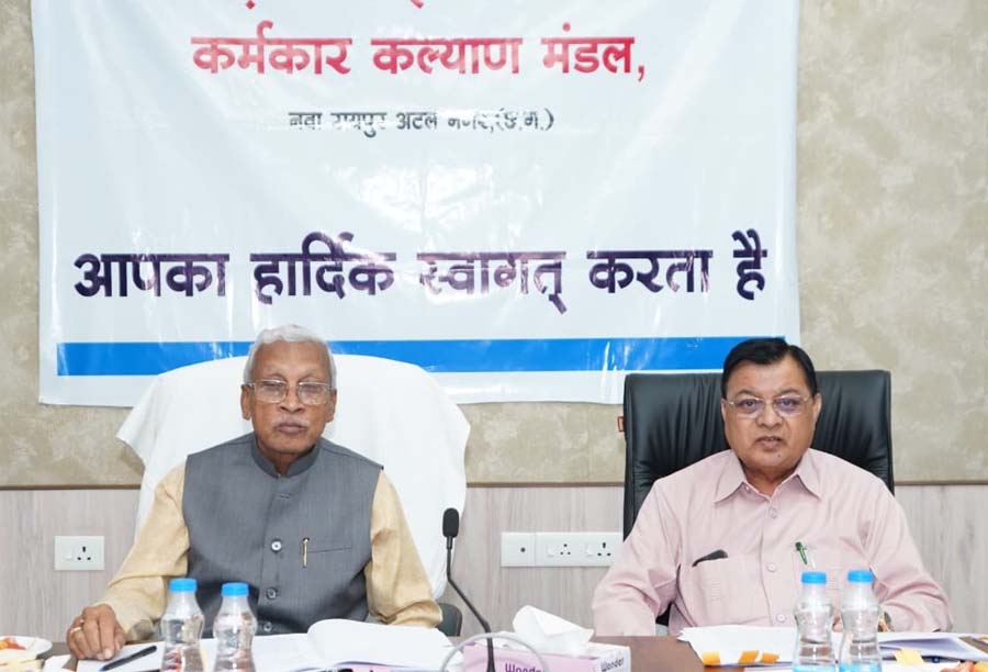 रायपुर : श्रमिकों के हितों की रक्षा एवं उनके समग्र विकास के लिए योजनाओं के क्रियान्वयन में पारदर्शिता एवं जवाबदेही सुनिश्चित हो – श्रम मंत्री देवांगन