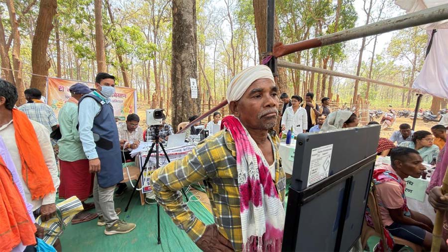 रायपुर : मालेवाही के वनांचल में पहुंचा आधुनिक उपचार