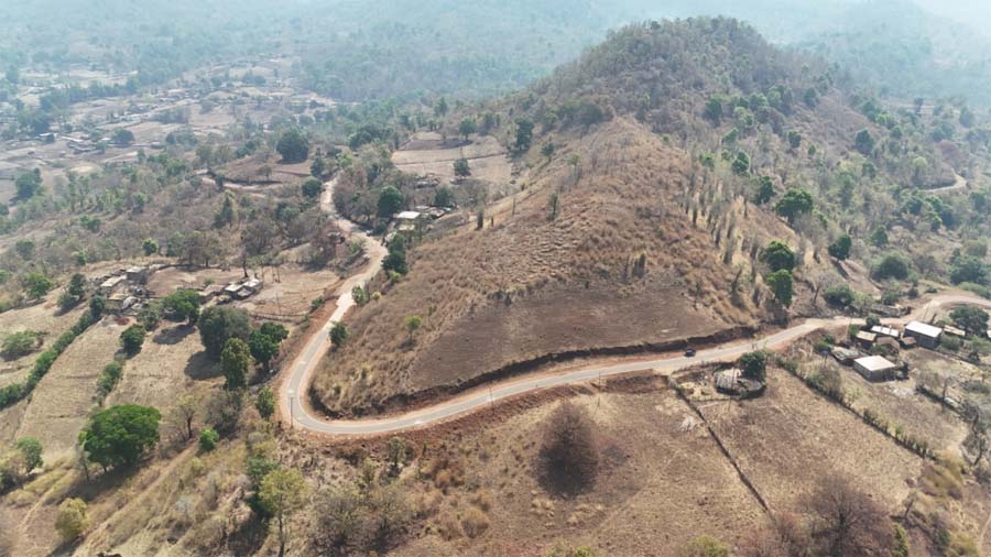 रायपुर : बारहमासी सड़क से जुड़ गया पहाड़ों के बीच बसा चाऊरडोंगरी