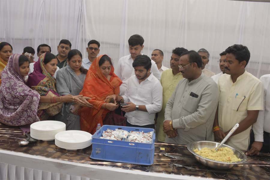 रायपुर : सशस्त्र नक्सलवाद की समाप्ति के ऐतिहासिक संकल्प की पूर्ति पर भव्य हनुमंत भंडारा का हुआ आयोजन