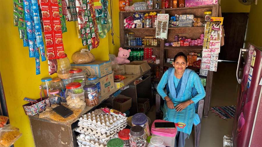 रायपुर : ‘कृति किराना स्टोर’ से बदली ‘लखपति दीदी’ करतम सविता की किस्मत