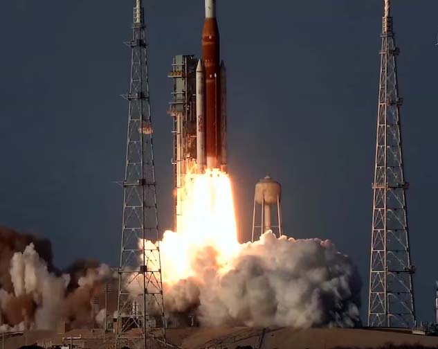 BIG NEWS: अमेरिकी स्पेस एजेंसी नासा का आर्टेमिस-II मिशन लॉन्च, 1972 के बाद पहली बार चांद के करीब पहुंचेंगे इंसान, 10 दिन में चंद्रमा का चक्कर काटकर लौटेंगे 4 अंतरिक्ष यात्री