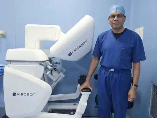 BIG NEWS: कोकिलाबेन अस्पताल की बड़ी उपलब्धि, भारत से पहली बार क्रॉस-बॉर्डर रोबोटिक सर्जरी हुई, डॉक्टर ने मुंबई में बैठकर ओमान के मस्कट में महिला की किडनी का सफल ऑपरेशन किया