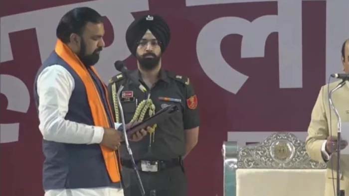 BREAKING: बिहार में पहली बार बनी भाजपा सरकार, सम्राट चौधरी ने मुख्यमंत्री पद की शपथ ली, JDU से विजय चौधरी और बिजेंद्र यादव को डिप्टी CM बनाया गया