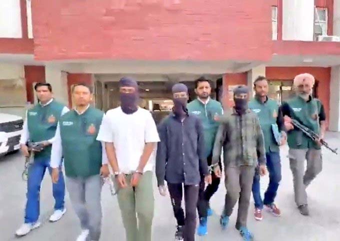 BIG NEWS: महाराष्ट्र, ओडिशा और बिहार से 4 संदिग्ध गिरफ्तार, दिल्ली पुलिस की स्पेशल सेल ने दबोचा; बोले- खिलौने में बम लगाकर हमले की तैयारी में थे; राम मंदिर, संसद टारगेट पर थे