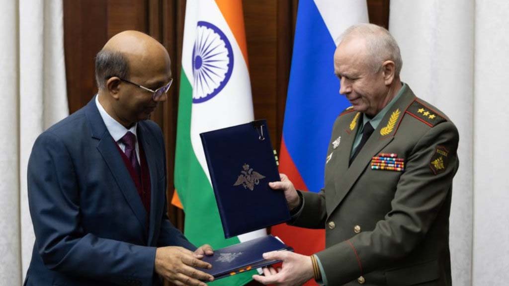 नई दिल्ली: भारत-रूस के बीच लागू हुआ रक्षा समझौता, अब एक-दूसरे की जमीन पर 3000 सैनिक, 5 युद्धपोत और 10 विमान तैनात करेंगे