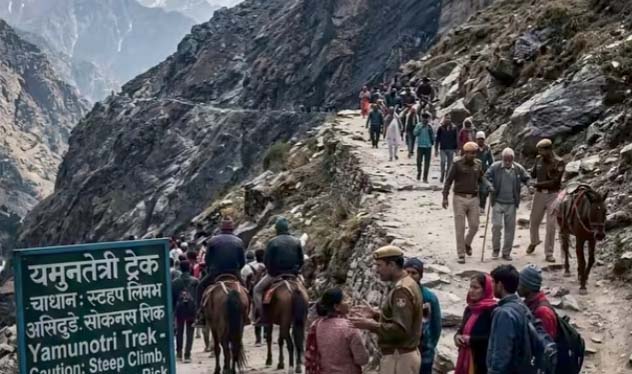 उत्तराखंड: चारधाम यात्रा के पहले ही दिन दो श्रद्धालुओं की मौत, घोड़े से गिरने के कारण महिला   की गई जान, यमुनोत्री की चढ़ाई के दौरान बुजुर्ग की सांस फूली