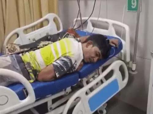 BIG NEWS: गुजरात में शादी के दौरान फूड पॅाइजनिंग से 200 से ज्यादा लोग बीमार, 59 को अस्पताल में भर्ती कराया गया, डिनर में आम का जूस पीने के बाद तबीयत बिगड़ी