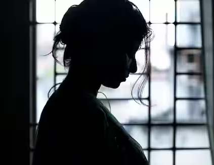 पंजाब: बठिंडा के स्कूल में महिला टीचर के साथ छेड़छाड़, सीनियर टीचर बहाने से लैब में ले गया, दोनों गालों पर किस किया, प्राइवेट पार्ट्स छुए; अंजाम भुगतने की धमकी दी